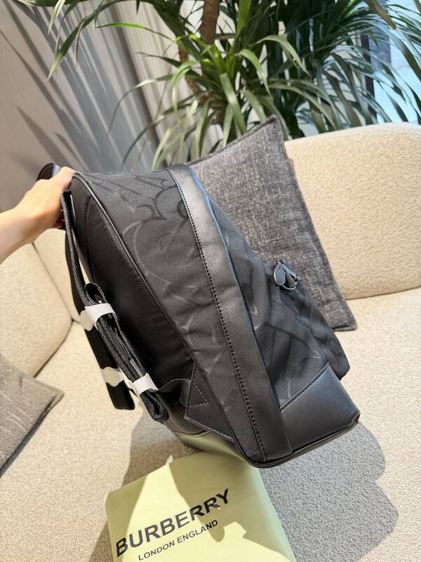 Burberry Monogram shoulder bag — Premium Replica