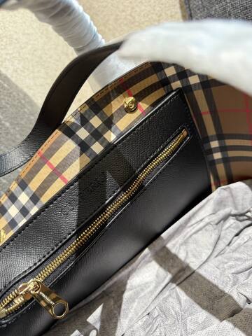 Burberry Black shoulder bag Top Quality Replica