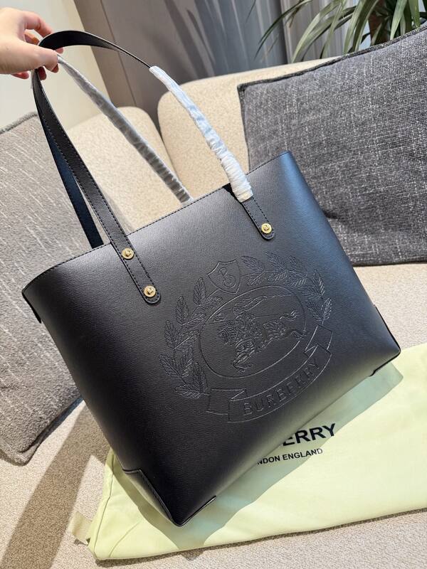 Burberry Black shoulder bag — Top Quality Replica