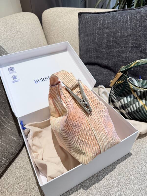 Burberry shoulder bag — Top Quality Replica