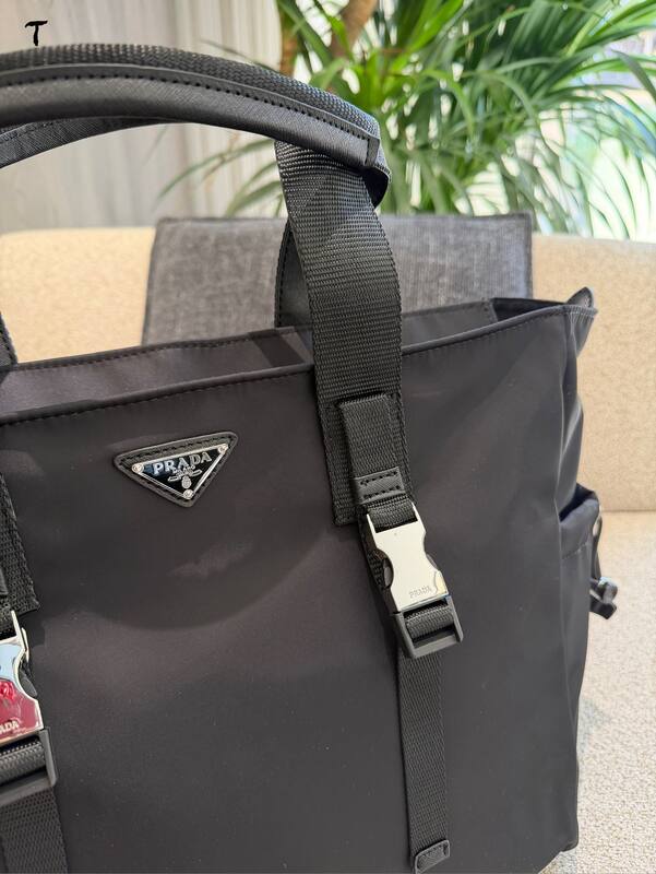 Prada Black shoulder bag — Top Quality Replica