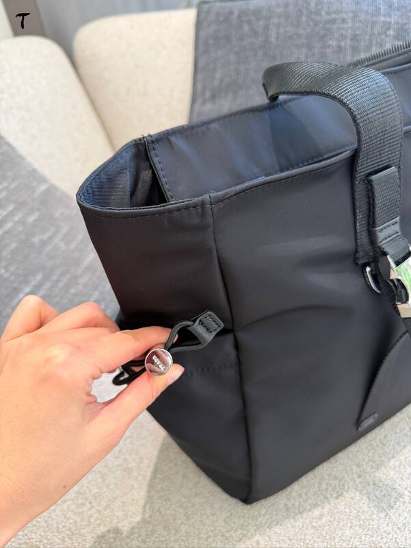Prada Black shoulder bag — Top Quality Replica