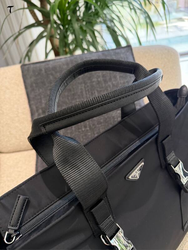 Prada Black shoulder bag — Top Quality Replica