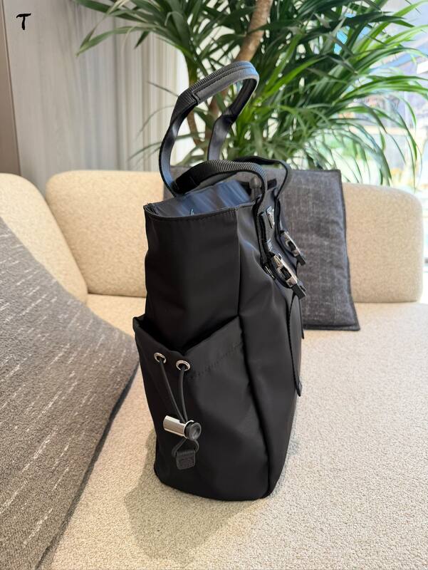 Prada Black shoulder bag — Top Quality Replica