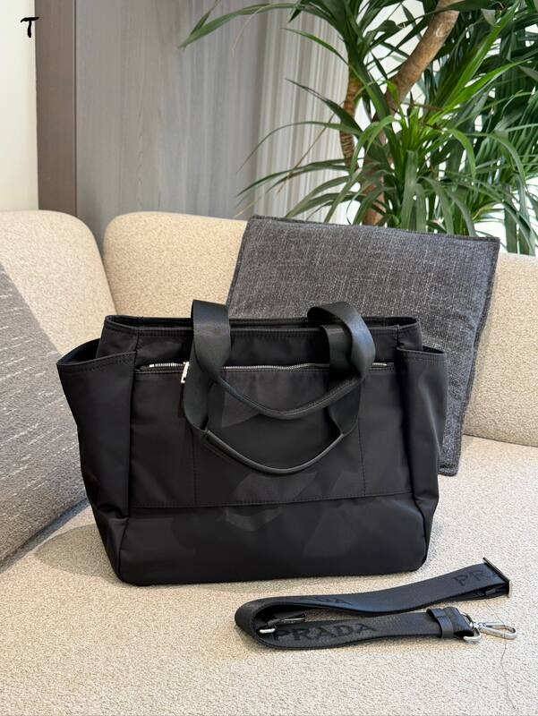 Prada Black shoulder bag — Premium Replica