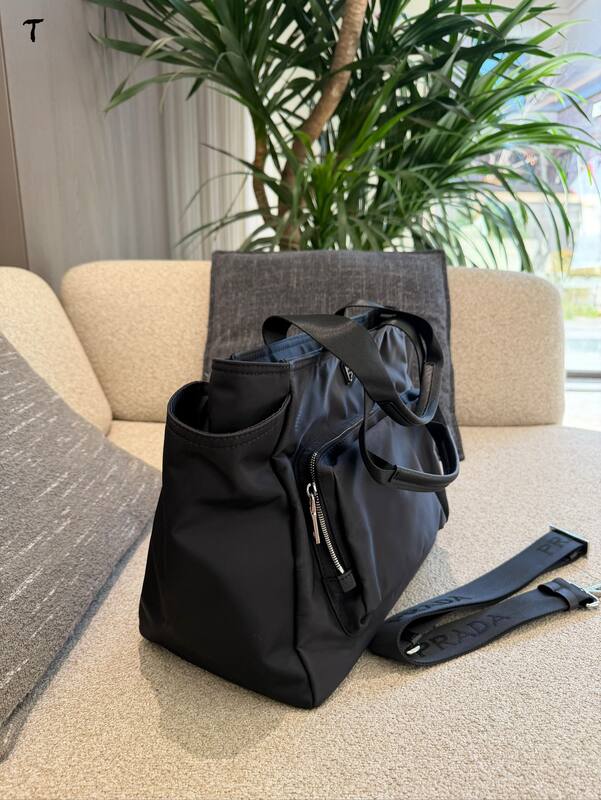 Prada Black shoulder bag — Premium Replica