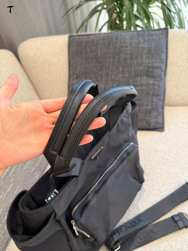 Prada Black shoulder bag — Premium Replica
