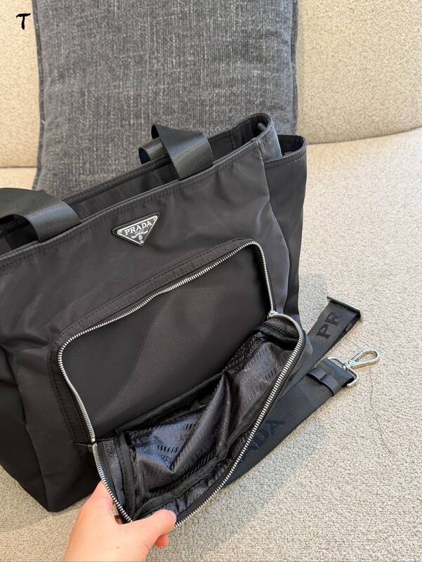 Prada Black shoulder bag — Premium Replica