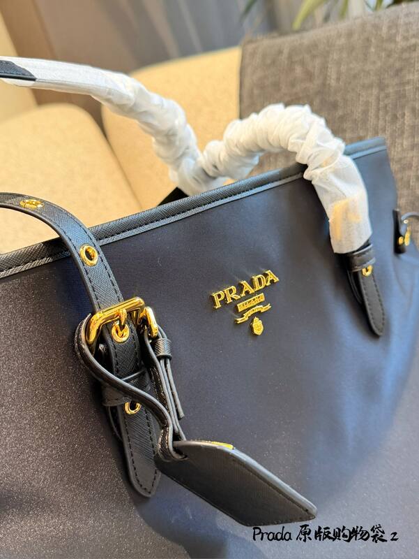 Prada Black 40x30x16cm shoulder bag — 1:1 Replica