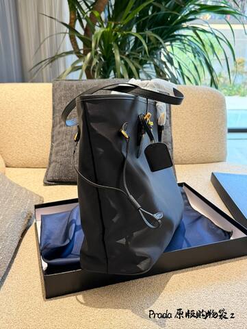 Prada Black 40x30x16cm shoulder bag 1 1 Replica