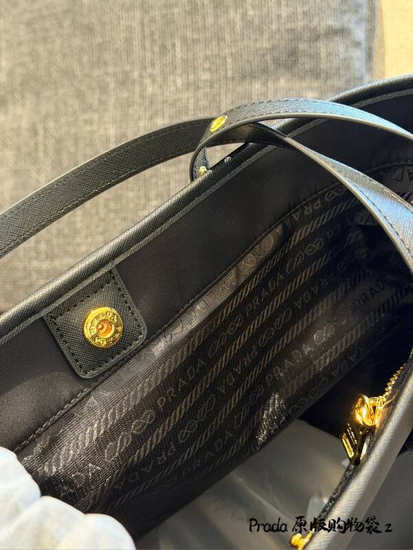 Prada Black 40x30x16cm shoulder bag — 1:1 Replica