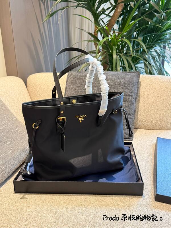 Prada Black 40x30x16cm shoulder bag — 1:1 Replica