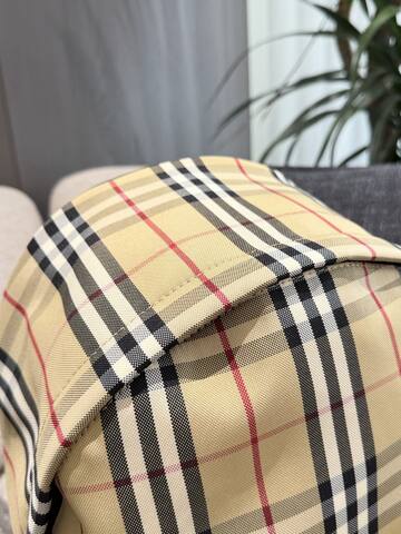 Burberry Beige shoulder bag Top Quality Replica