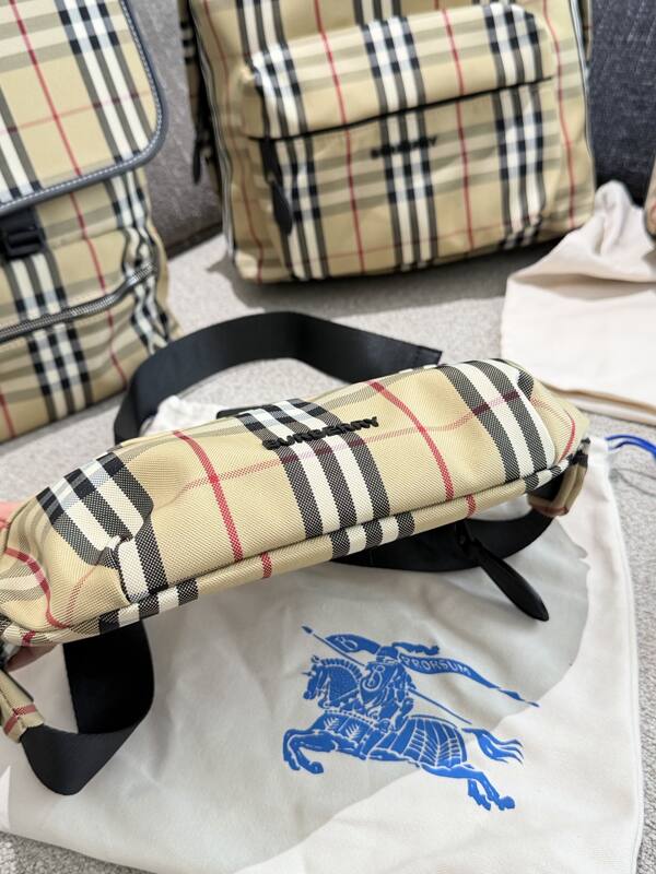 Burberry Beige shoulder bag — 1:1 Replica