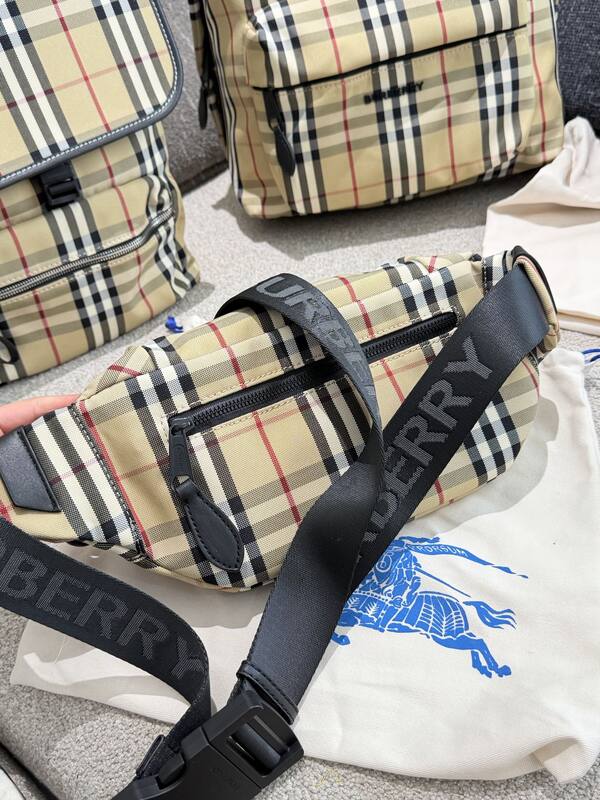 Burberry Beige shoulder bag — 1:1 Replica