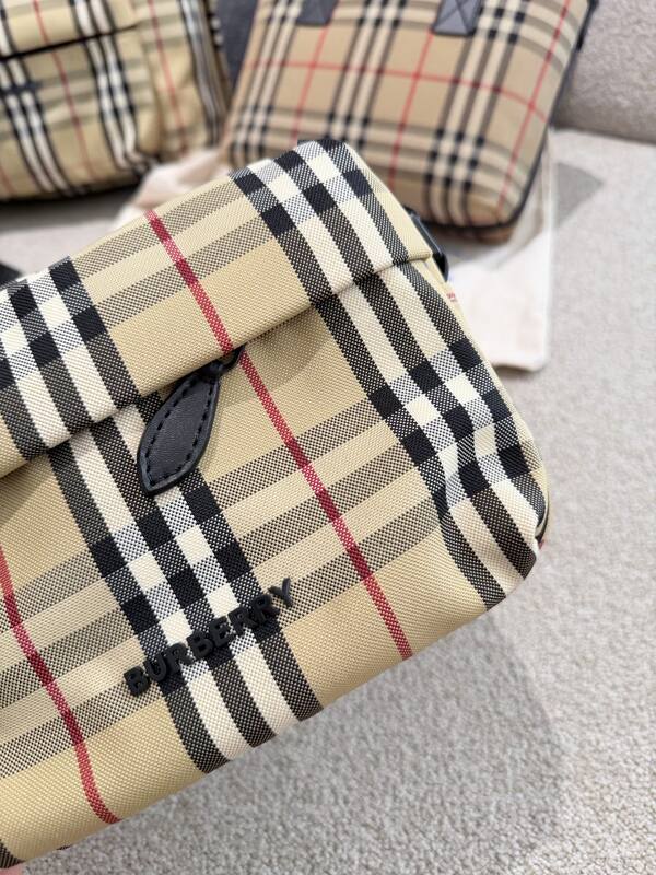 Burberry Black 25x18x10cm shoulder bag — AAA Quality Replica