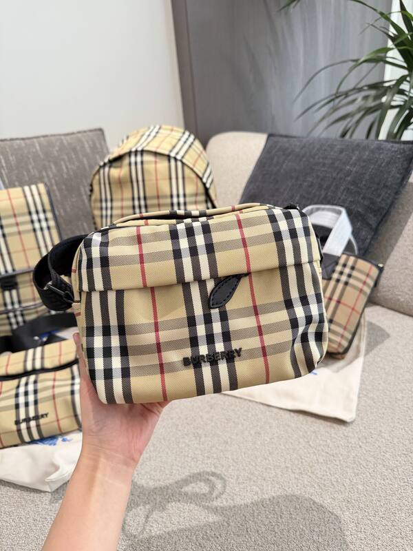 Burberry Black 25x18x10cm shoulder bag — AAA Quality Replica