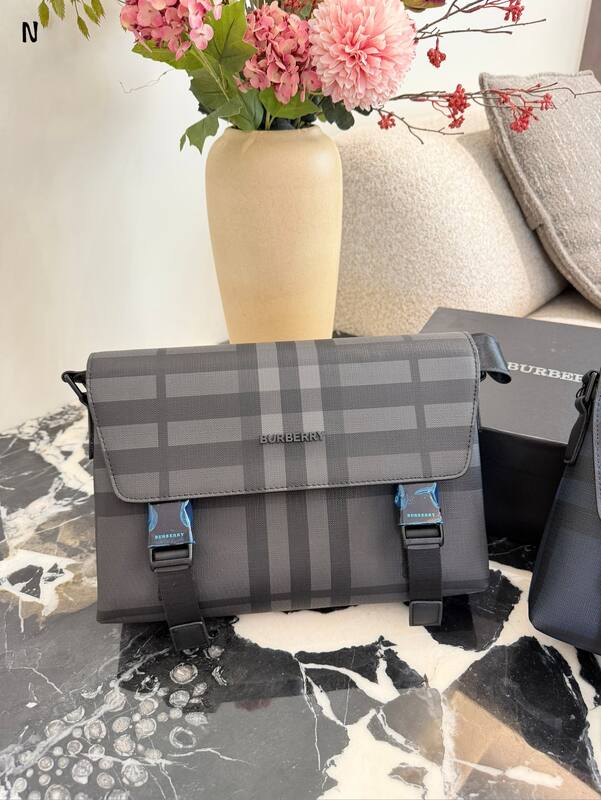 Burberry shoulder bag — Top Quality Replica