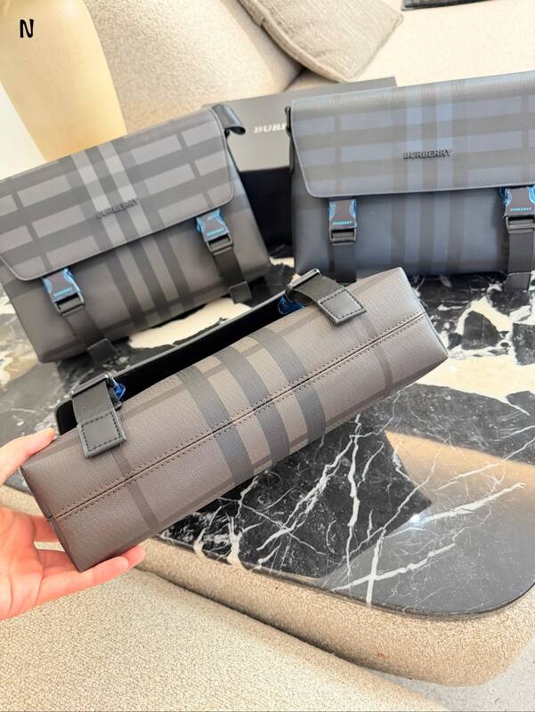 Burberry shoulder bag — Top Quality Replica
