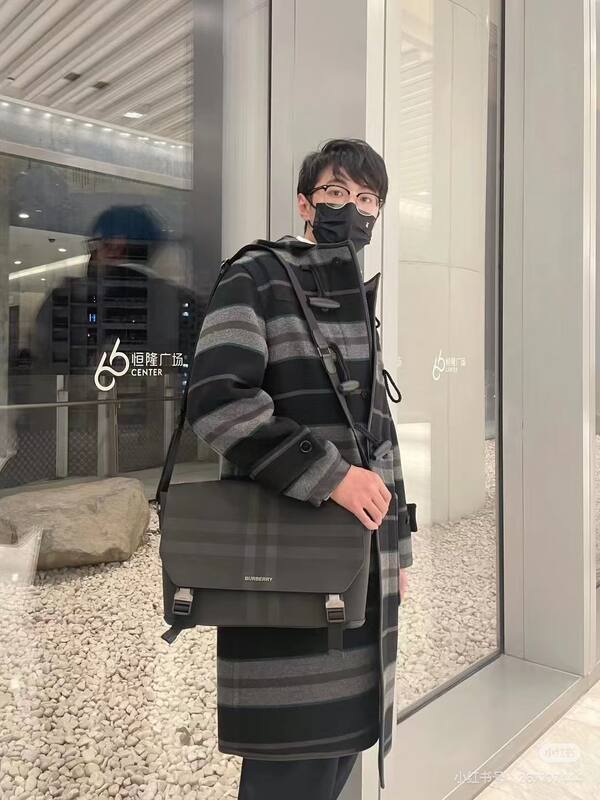 Burberry shoulder bag — AAA Quality Replica