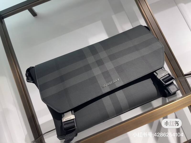 Burberry shoulder bag — AAA Quality Replica