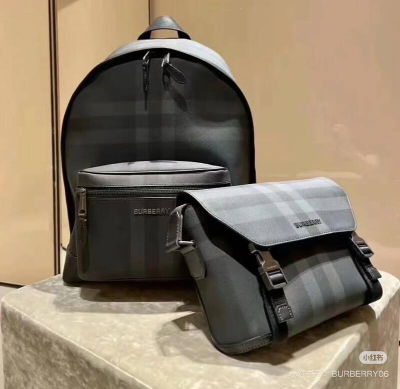 Burberry shoulder bag — AAA Quality Replica