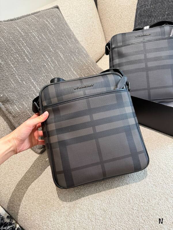 Burberry shoulder bag — Premium Replica