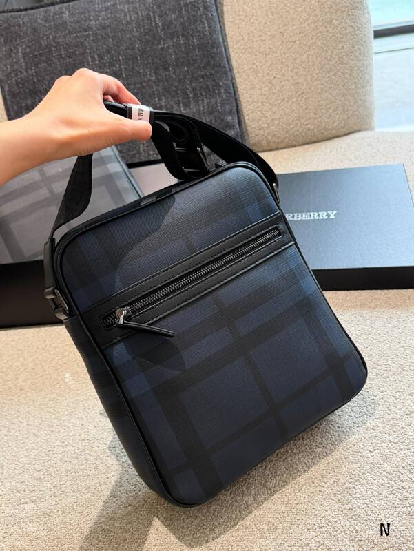 Burberry shoulder bag — Premium Replica