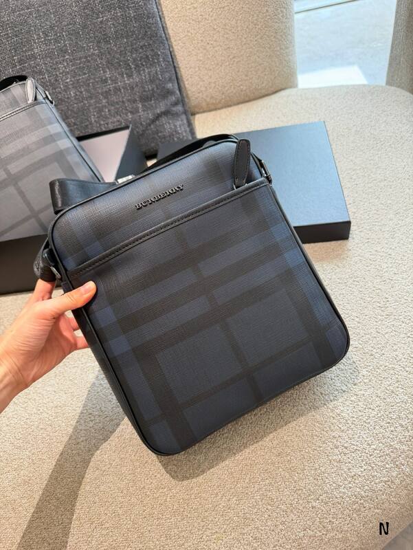 Burberry shoulder bag — Premium Replica