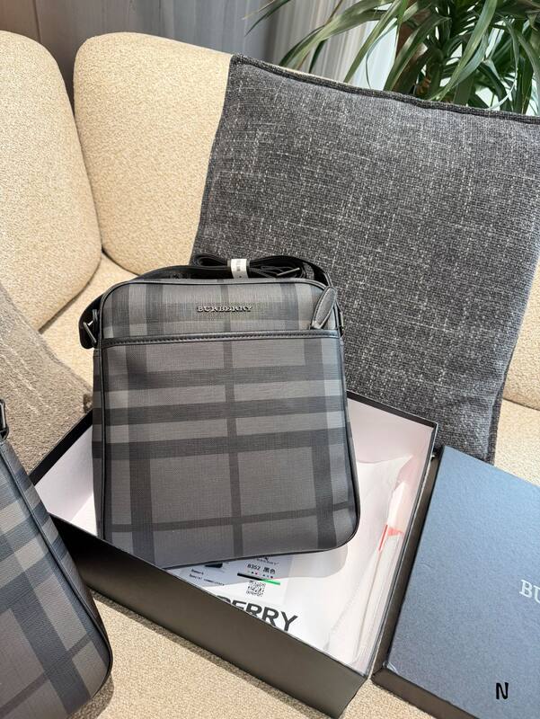 Burberry shoulder bag — Premium Replica
