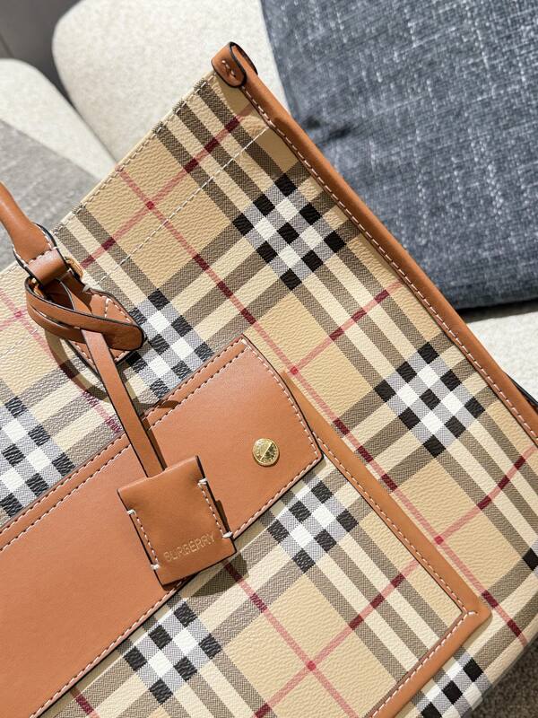 Burberry Brown shoulder bag — Top Quality Replica