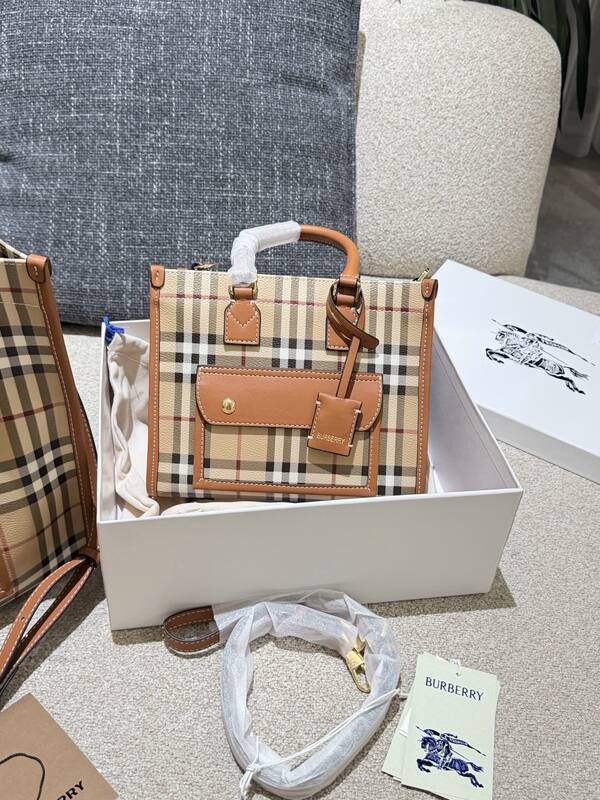 Burberry Brown shoulder bag — Top Quality Replica