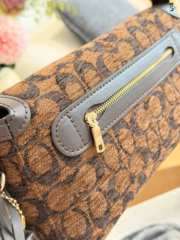 Coach Monogram shoulder bag — AAA Quality Replica