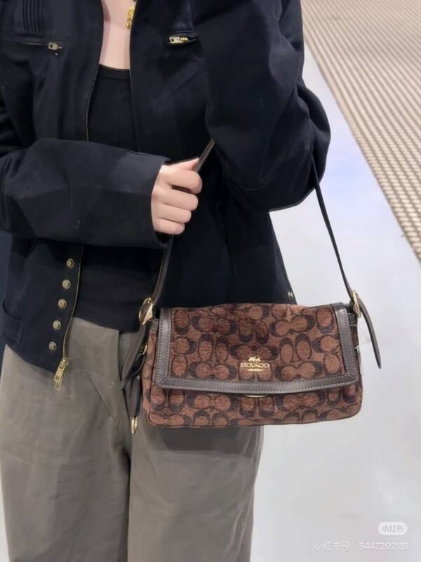 Coach Monogram shoulder bag — 1:1 Replica