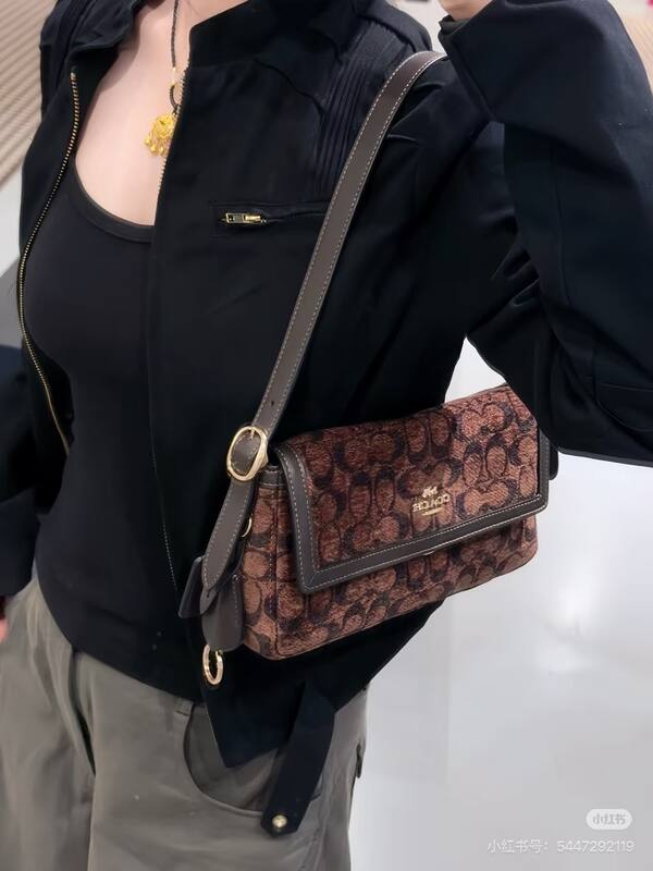 Coach Monogram shoulder bag — 1:1 Replica