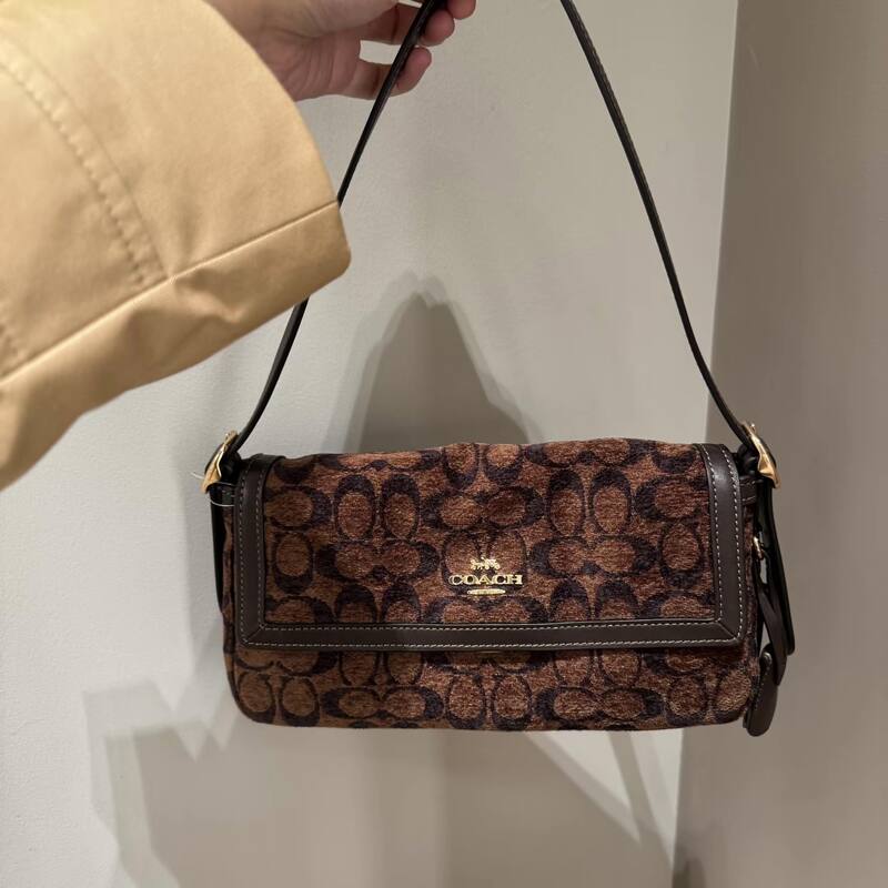 Coach Monogram shoulder bag — 1:1 Replica