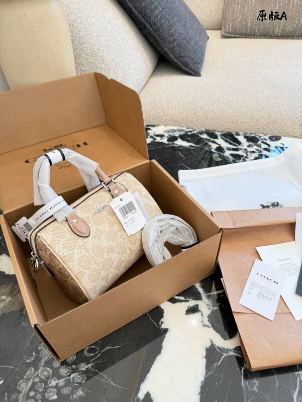 Coach Monogram shoulder bag — AAA Quality Replica