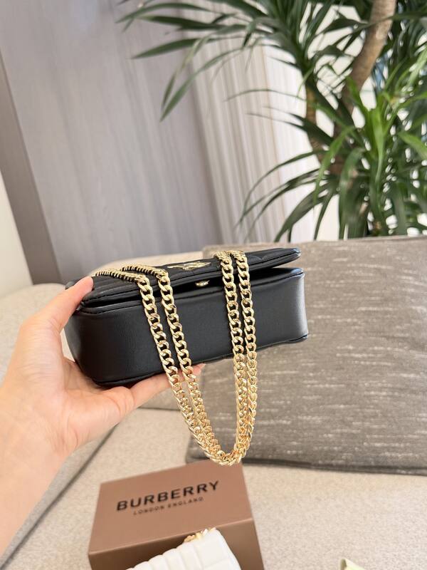 Burberry White shoulder bag — Top Quality Replica