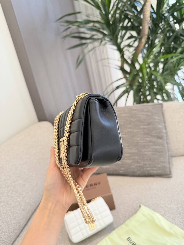 Burberry White shoulder bag — Top Quality Replica