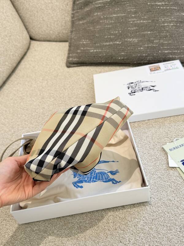Burberry shoulder bag — AAA Quality Replica