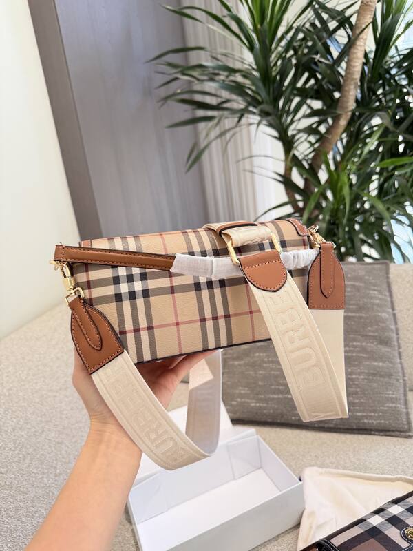 Burberry Black shoulder bag — AAA Quality Replica