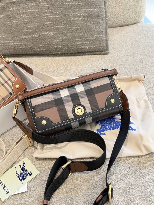 Burberry Black shoulder bag — AAA Quality Replica