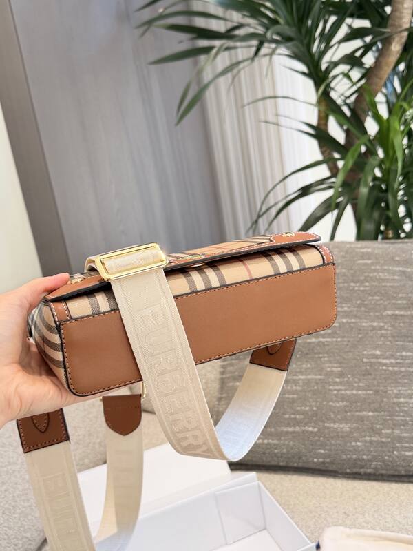Burberry Black shoulder bag — AAA Quality Replica