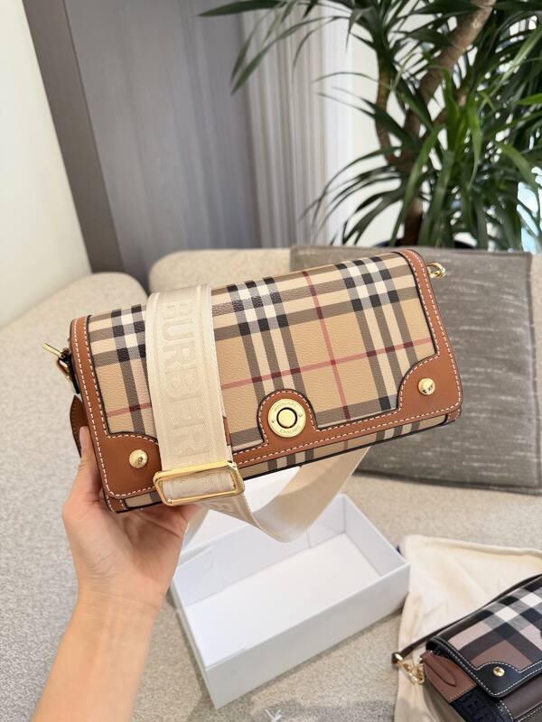 Burberry Black shoulder bag — AAA Quality Replica