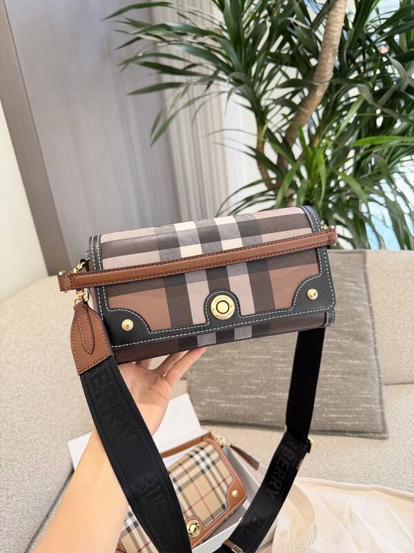 Burberry Black shoulder bag — AAA Quality Replica