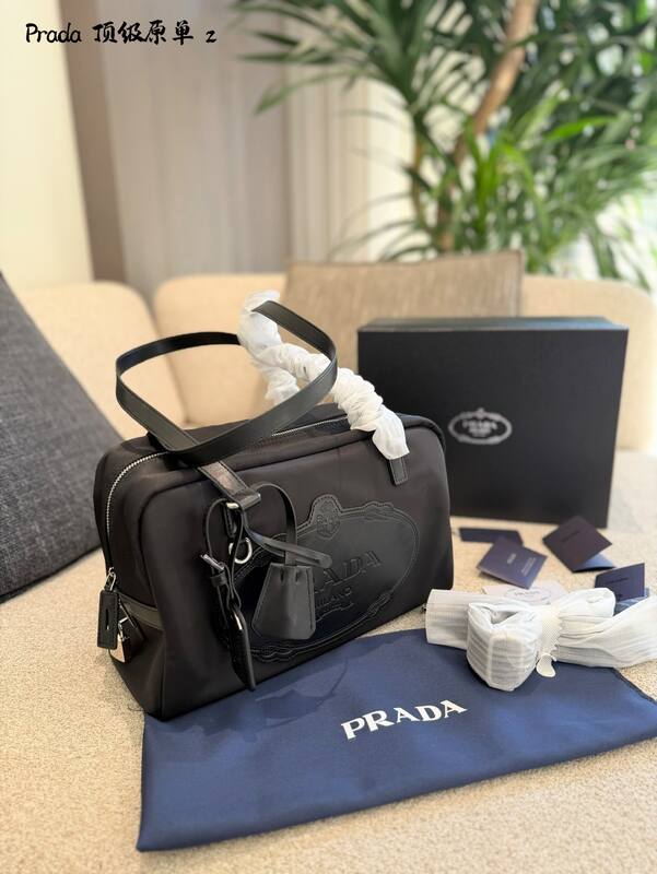 Prada Black shoulder bag — Premium Replica