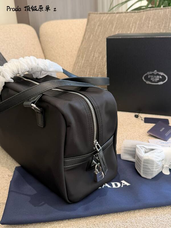 Prada Black shoulder bag — Premium Replica