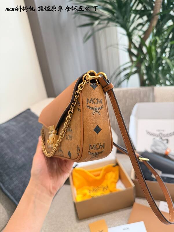 MCM Monogram 25x18x10cm shoulder bag — 1:1 Replica