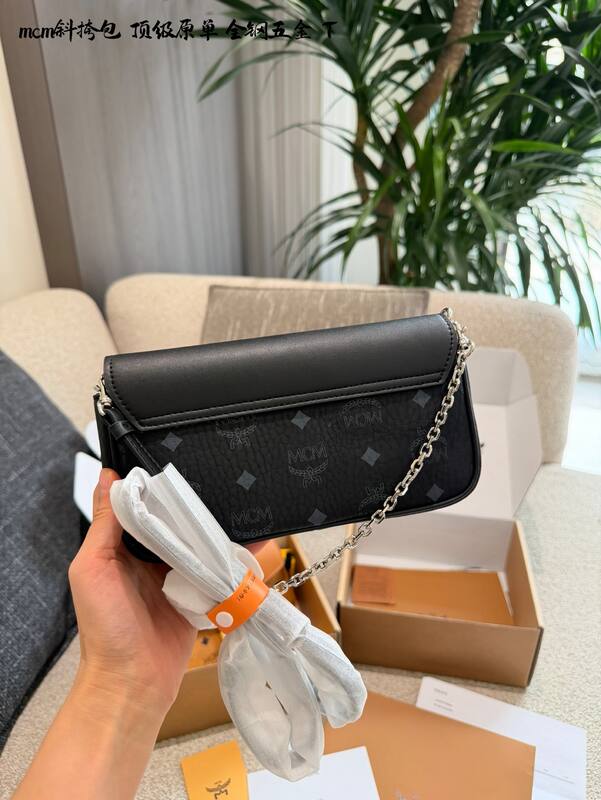 MCM Monogram 25x18x10cm shoulder bag — 1:1 Replica