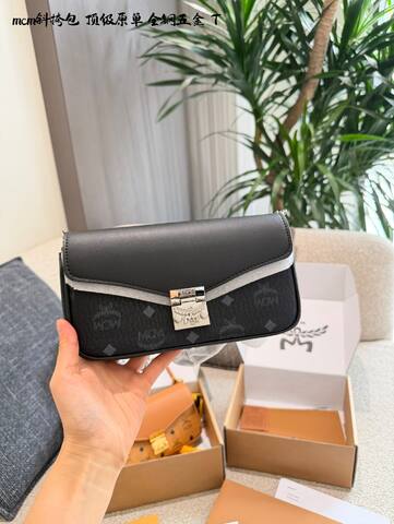 MCM Monogram 25x18x10cm shoulder bag 1 1 Replica